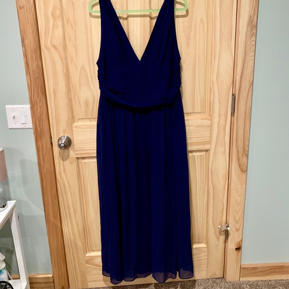 Sleeveless V-Neck Formal/Bridesmaid Dress
